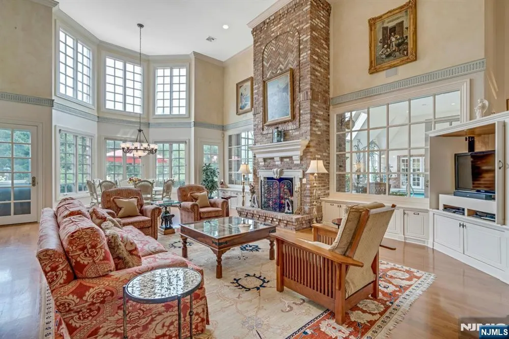 1055 High Mountain Road Franklin Lakes, NJ 07417