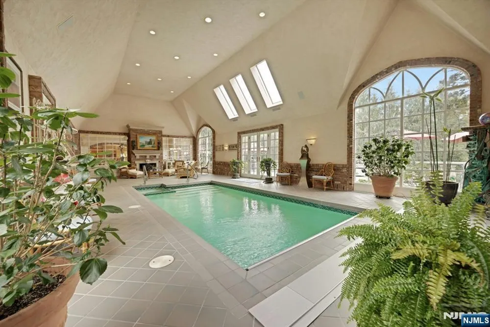 1055 High Mountain Road Franklin Lakes, NJ 07417
