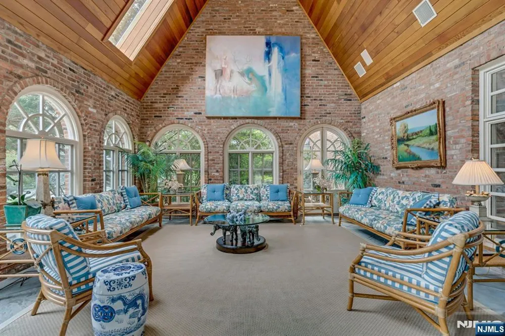 1055 High Mountain Road Franklin Lakes, NJ 07417