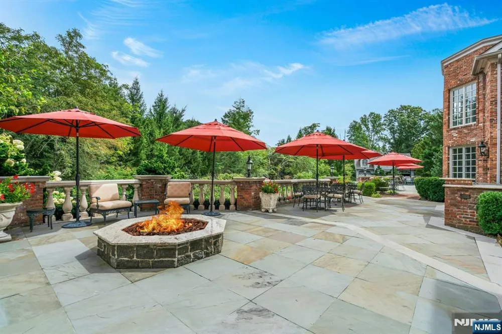 1055 High Mountain Road Franklin Lakes, NJ 07417
