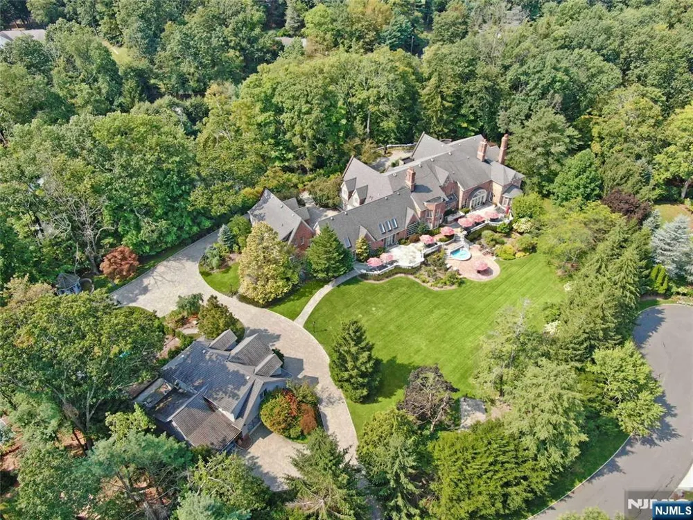 1055 High Mountain Road Franklin Lakes, NJ 07417