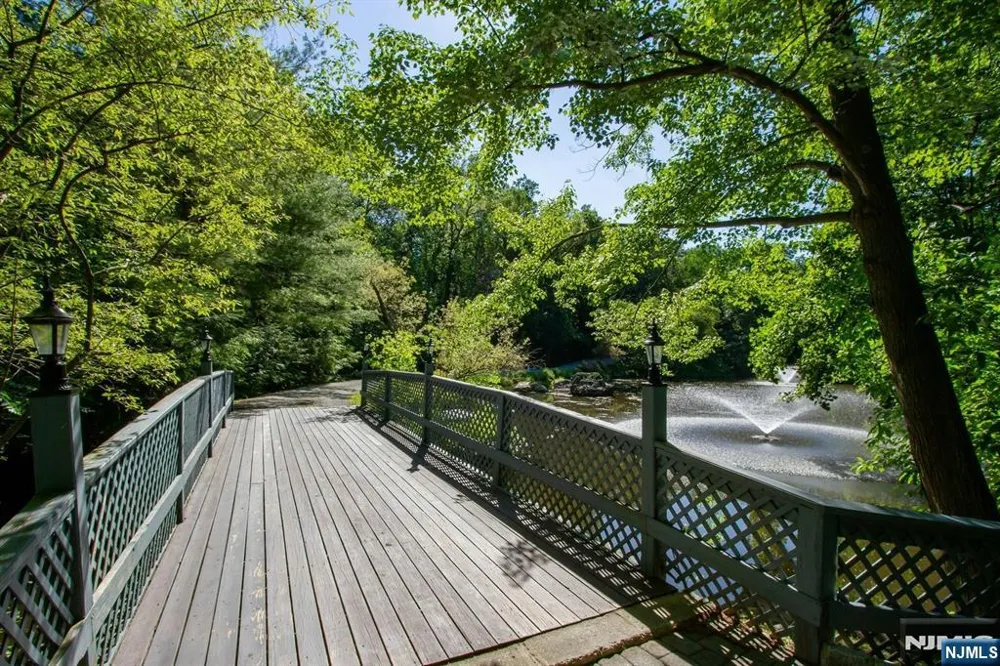 1055 High Mountain Road Franklin Lakes, NJ 07417