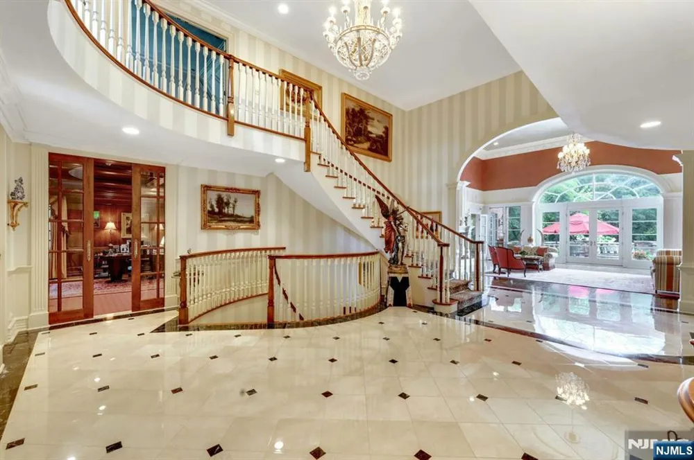 1055 High Mountain Road Franklin Lakes, NJ 07417