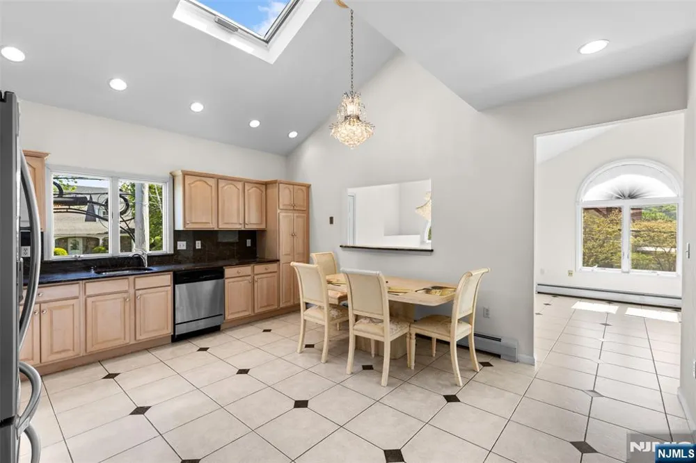 499 Morse Avenue Ridgefield, NJ 07657