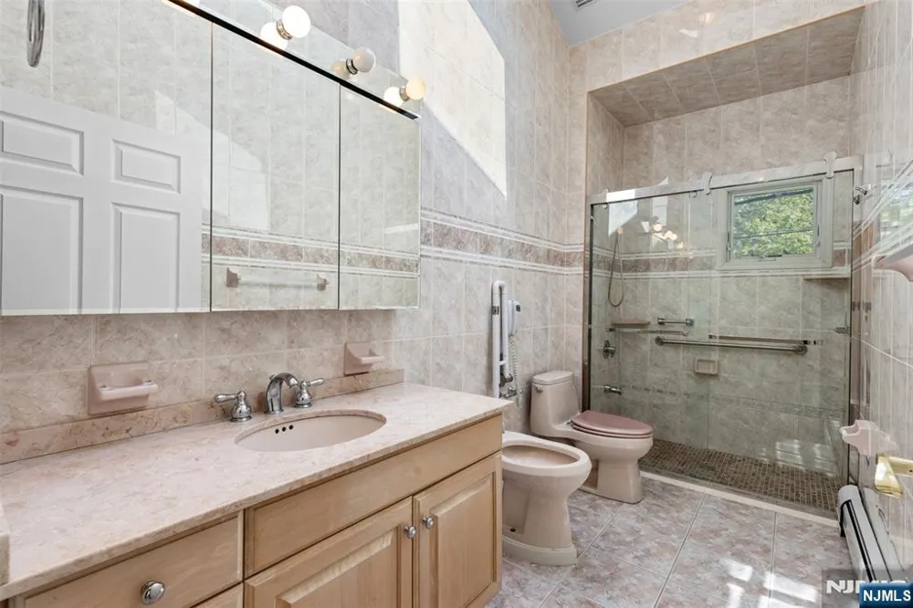 499 Morse Avenue Ridgefield, NJ 07657