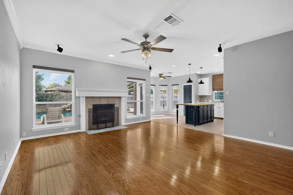 3068 Bent Tree Loop Round Rock, TX 78681