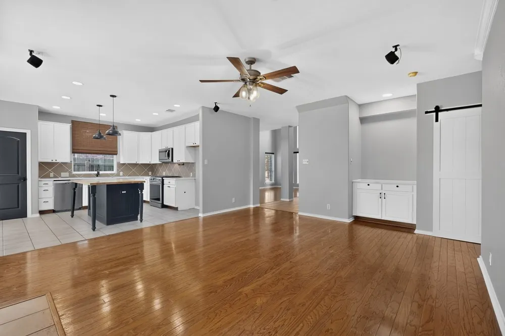 3068 Bent Tree Loop Round Rock, TX 78681