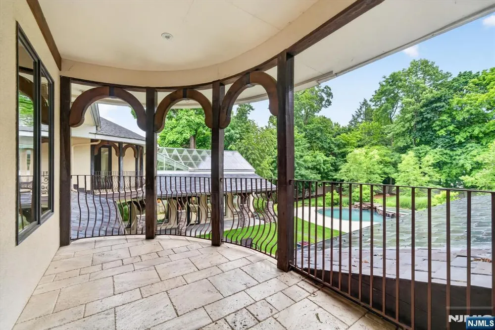 296 Durie Avenue Closter, NJ 07624