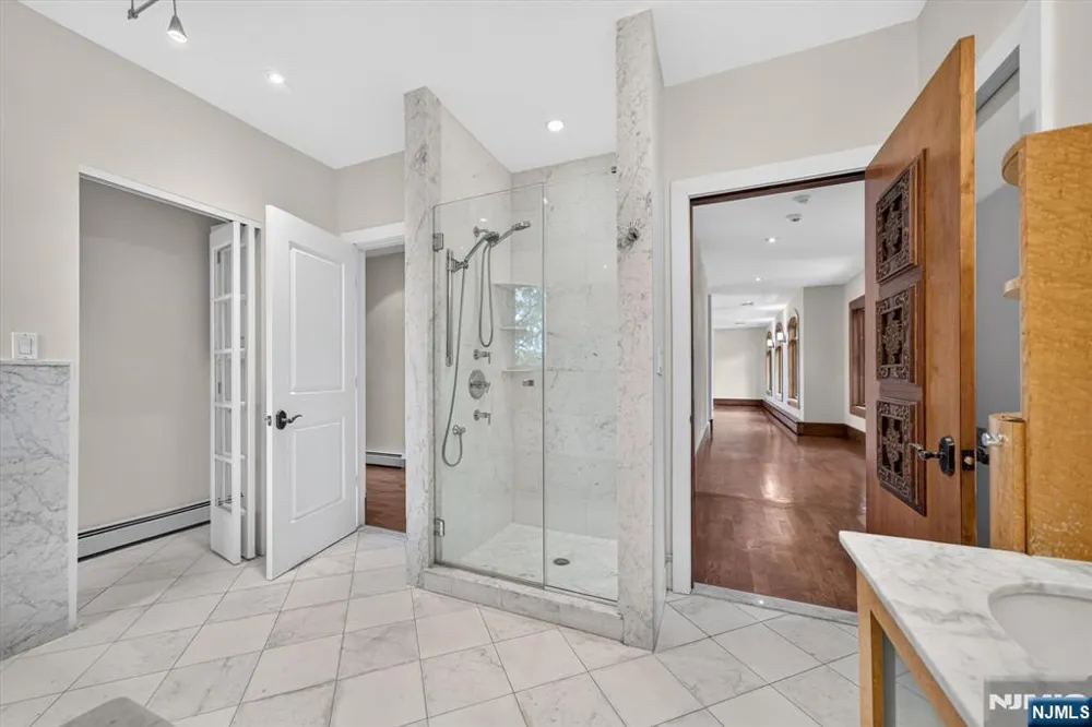 296 Durie Avenue Closter, NJ 07624
