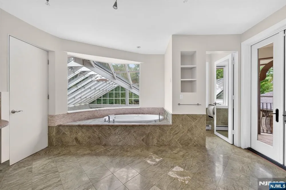 296 Durie Avenue Closter, NJ 07624