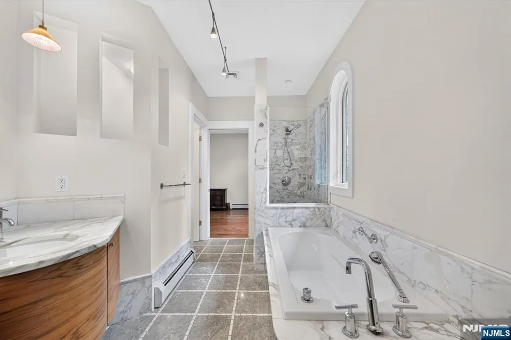296 Durie Avenue Closter, NJ 07624