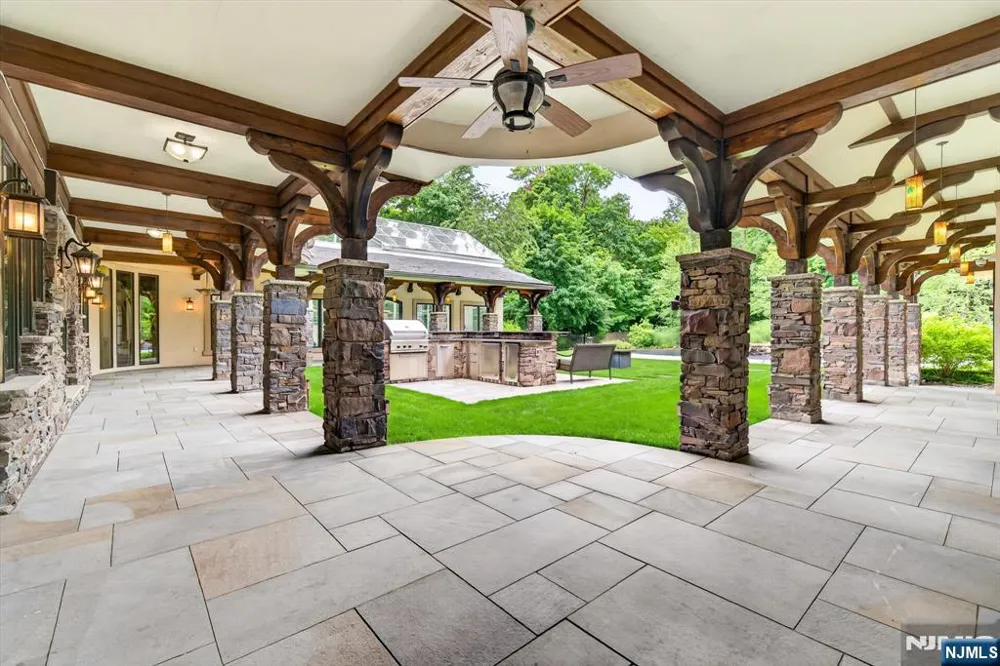 296 Durie Avenue Closter, NJ 07624