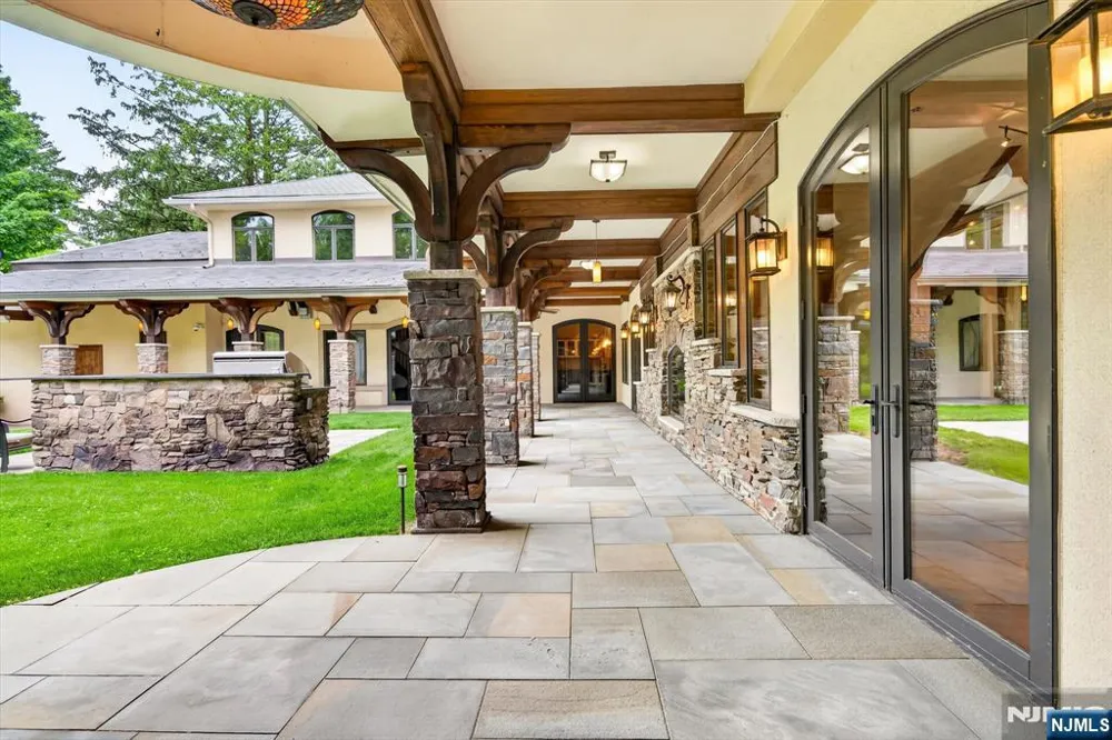 296 Durie Avenue Closter, NJ 07624