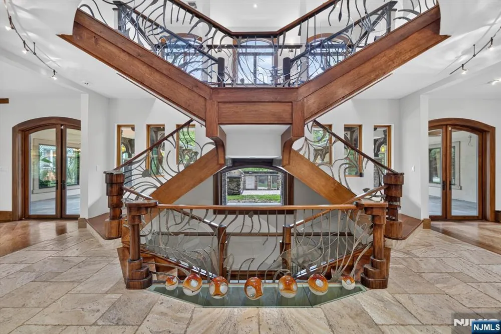 296 Durie Avenue Closter, NJ 07624