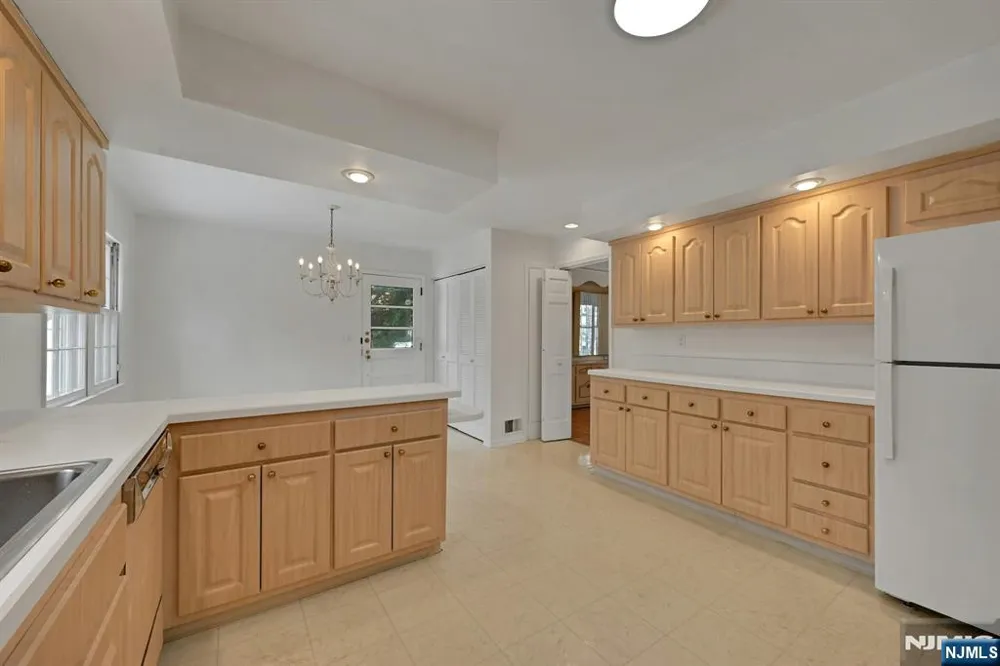 229 Allison Court Englewood, NJ 07631