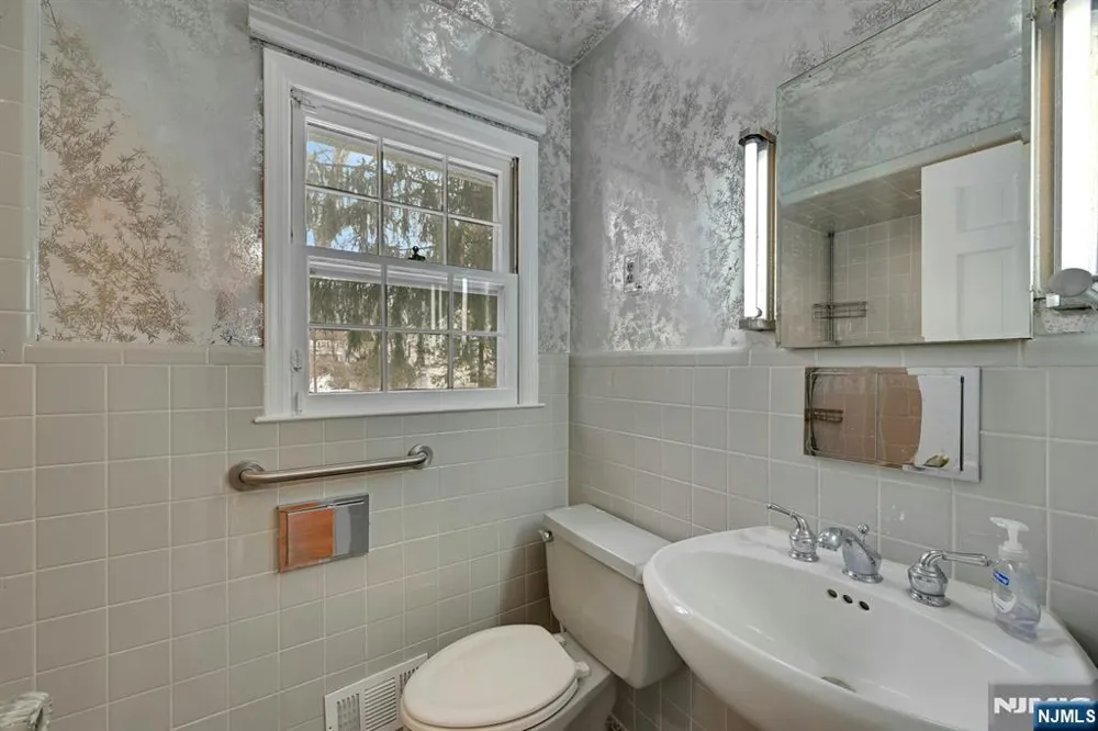 229 Allison Court Englewood, NJ 07631