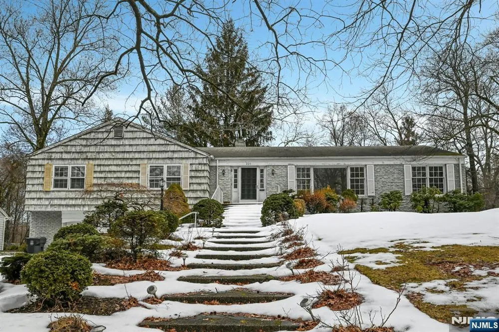 229 Allison Court Englewood, NJ 07631