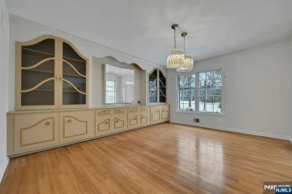 229 Allison Court Englewood, NJ 07631