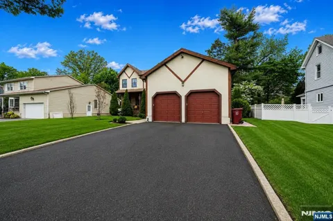 621 Bloomfield Avenue