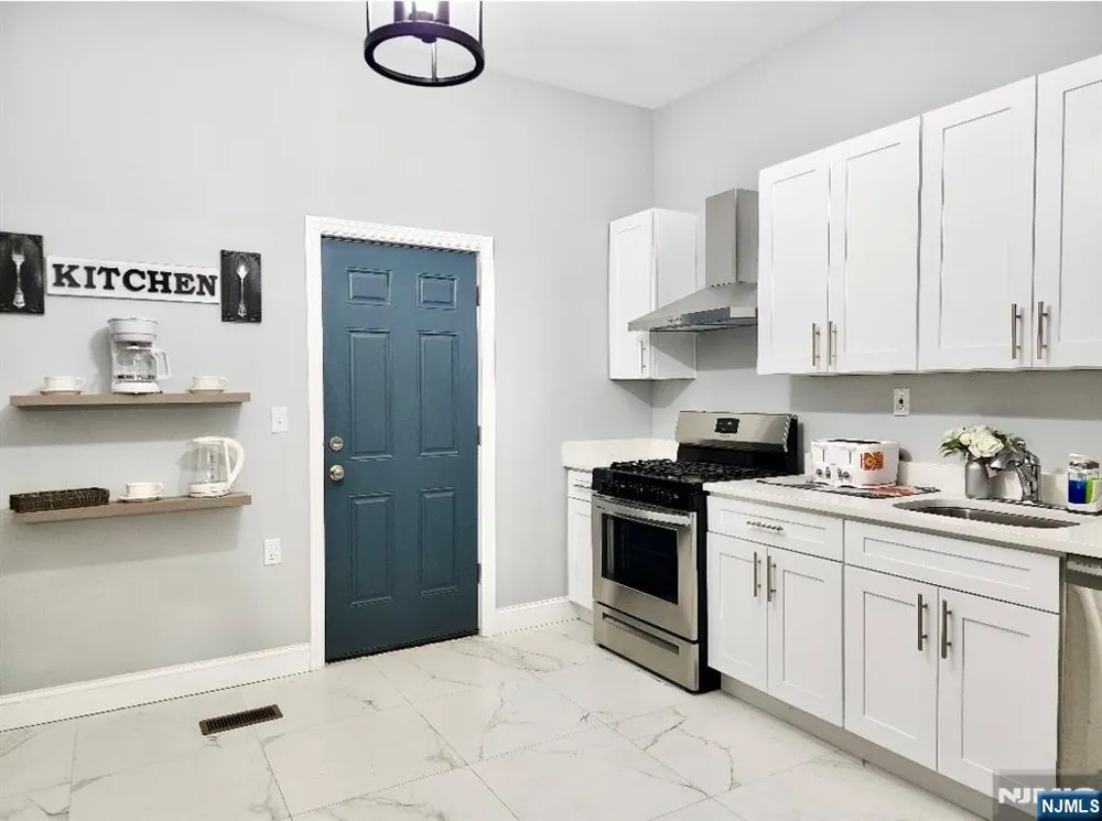 55 Morton Place East Orange, NJ 07017