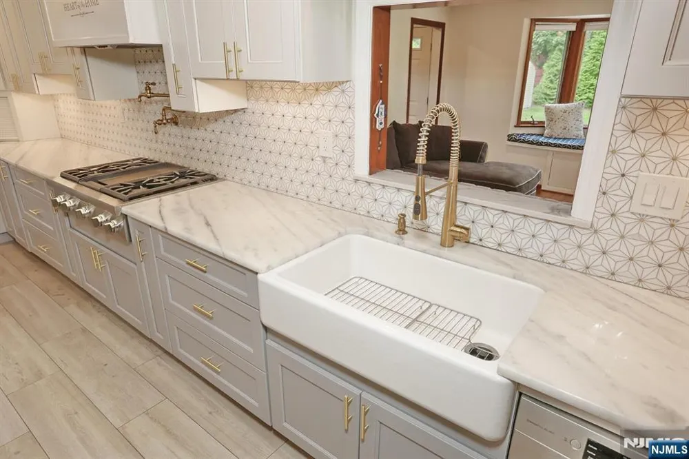 434 Hasbrouck Boulevard Oradell, NJ 07649