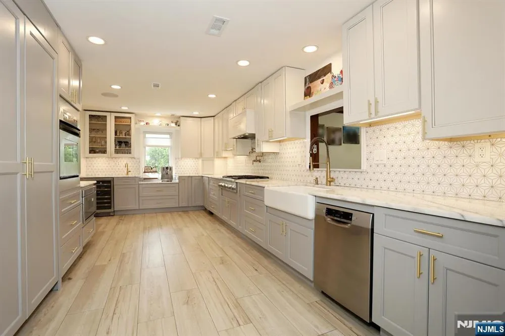 434 Hasbrouck Boulevard Oradell, NJ 07649
