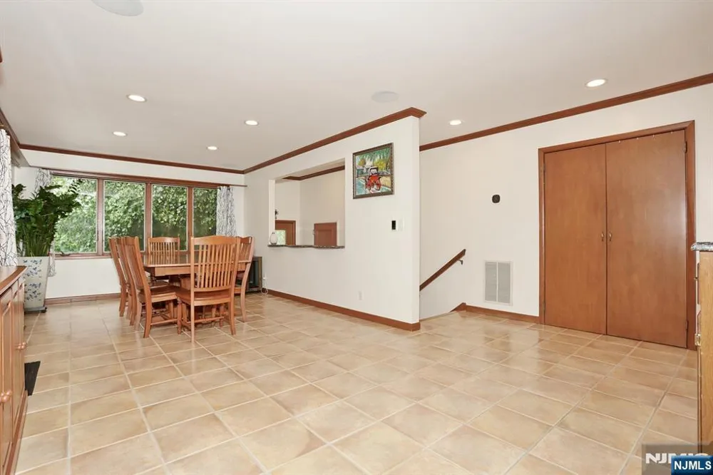 434 Hasbrouck Boulevard Oradell, NJ 07649
