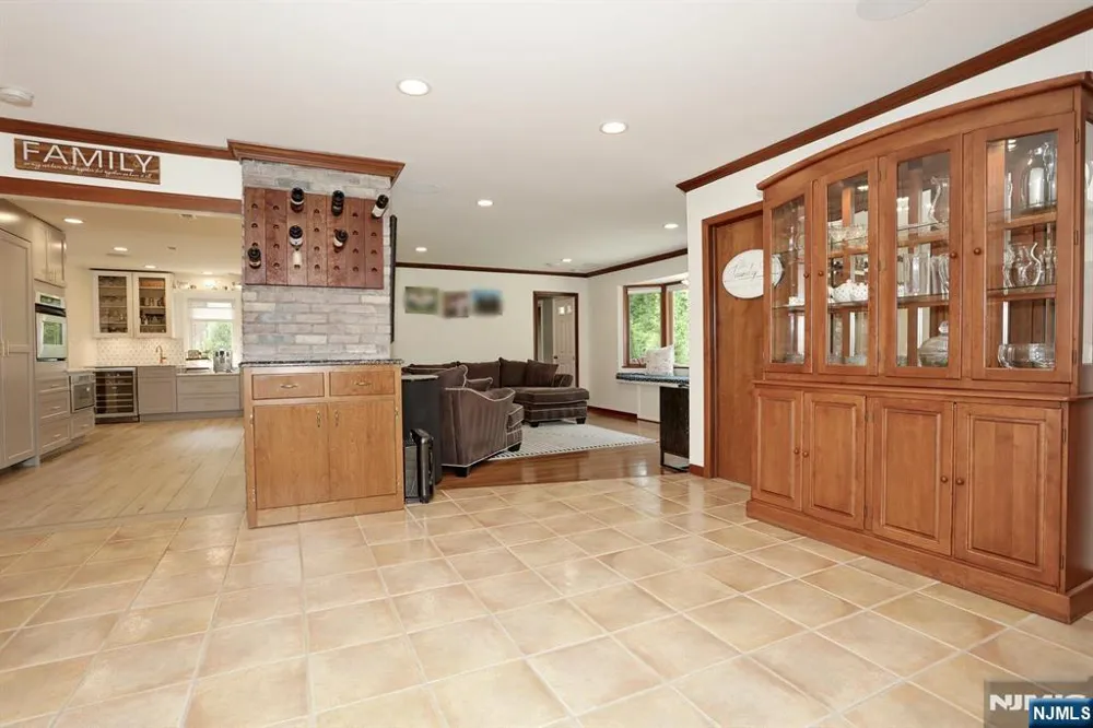 434 Hasbrouck Boulevard Oradell, NJ 07649
