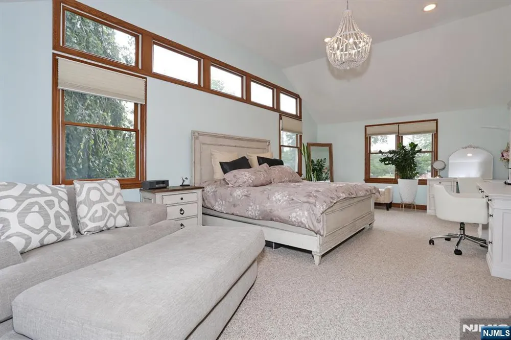 434 Hasbrouck Boulevard Oradell, NJ 07649