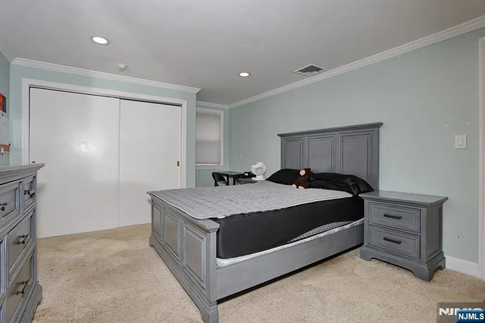 434 Hasbrouck Boulevard Oradell, NJ 07649