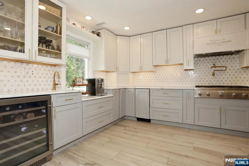 434 Hasbrouck Boulevard Oradell, NJ 07649