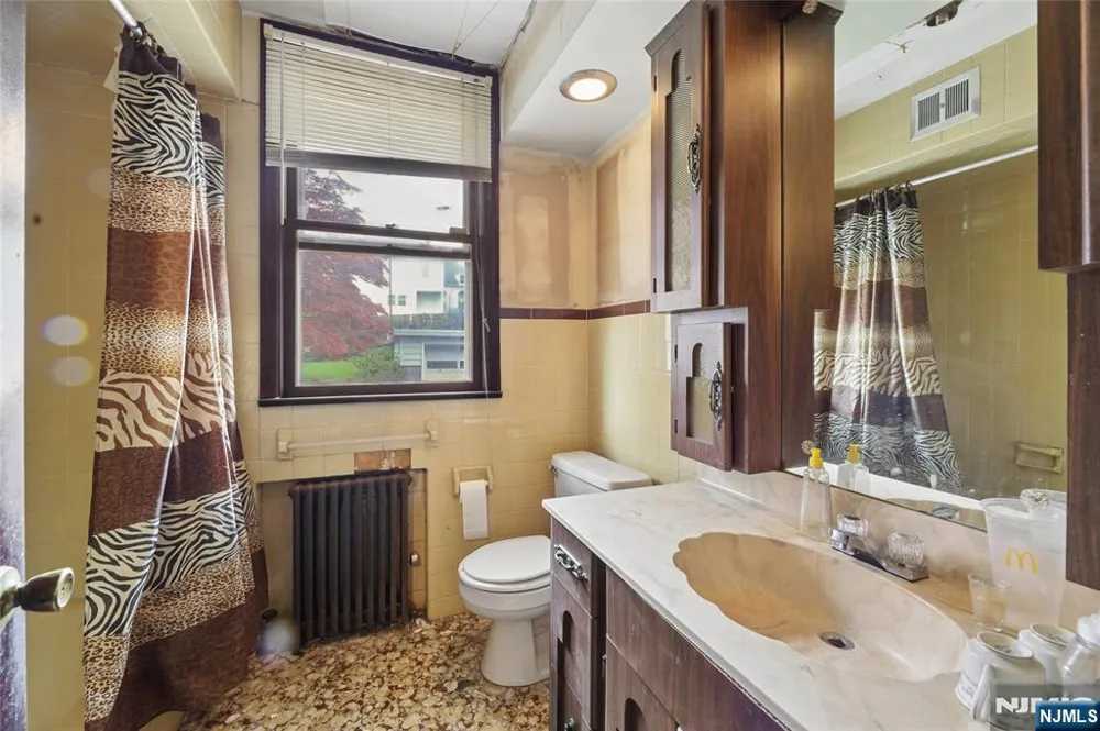 139 Aycrigg Avenue Passaic, NJ 07055