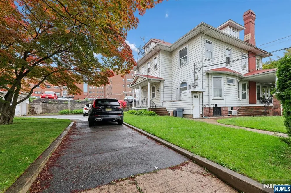 139 Aycrigg Avenue Passaic, NJ 07055