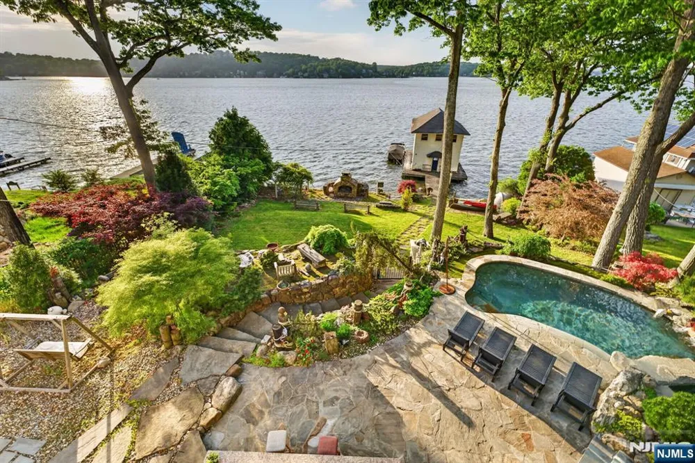 501 Windemere Avenue Mount Arlington, NJ 07856
