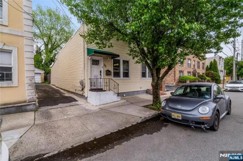 30 Belmont Avenue