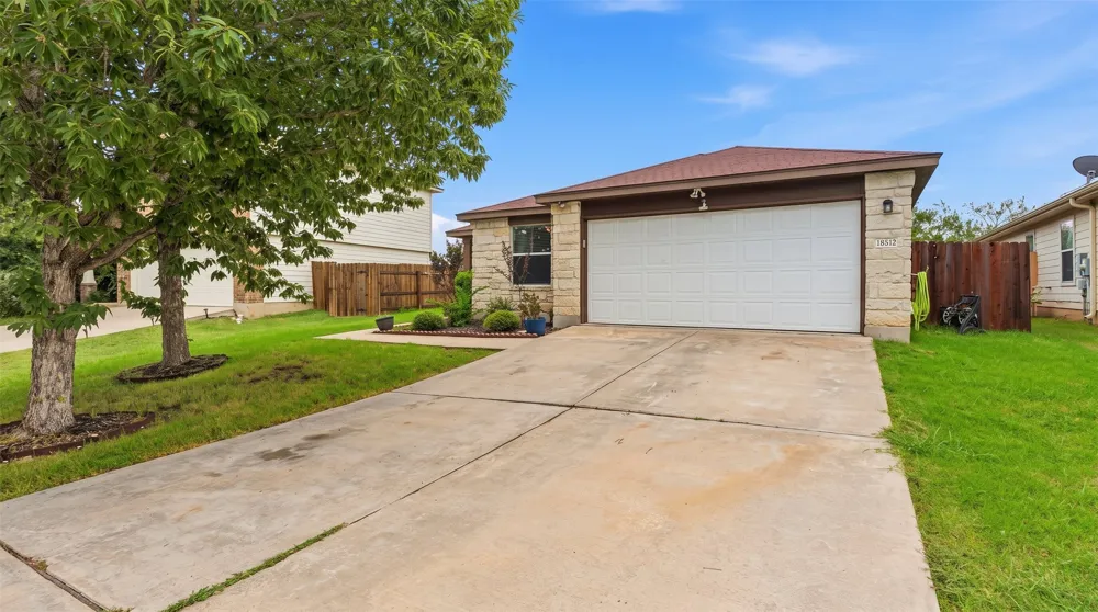 18512 Great Falls Drive Manor, TX 78653
