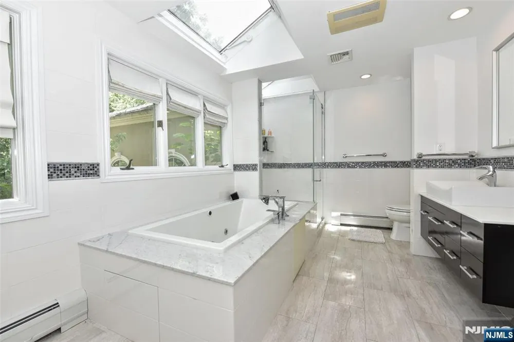 24 WILDWOOD Road Saddle River, NJ 07458