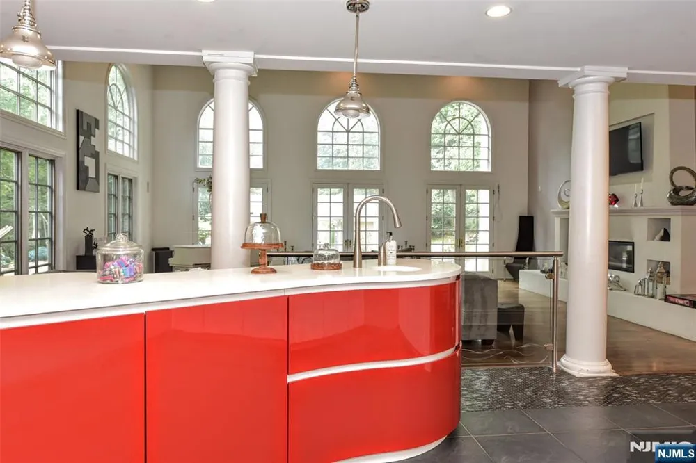 24 WILDWOOD Road Saddle River, NJ 07458