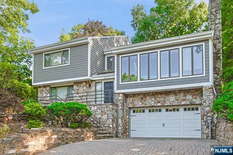 570 Grandview Terrace