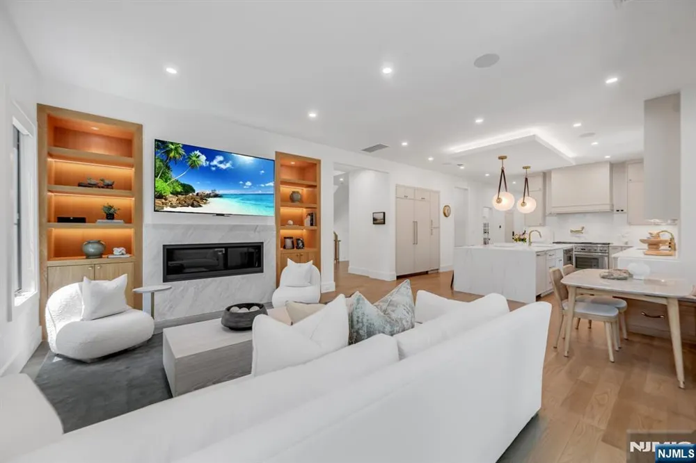357 Pleasant Lane Haworth, NJ 07641
