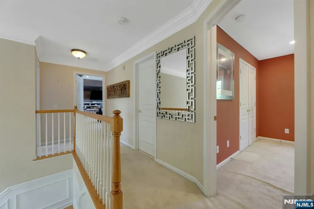 81 Lafayette Circle Totowa, NJ 07512