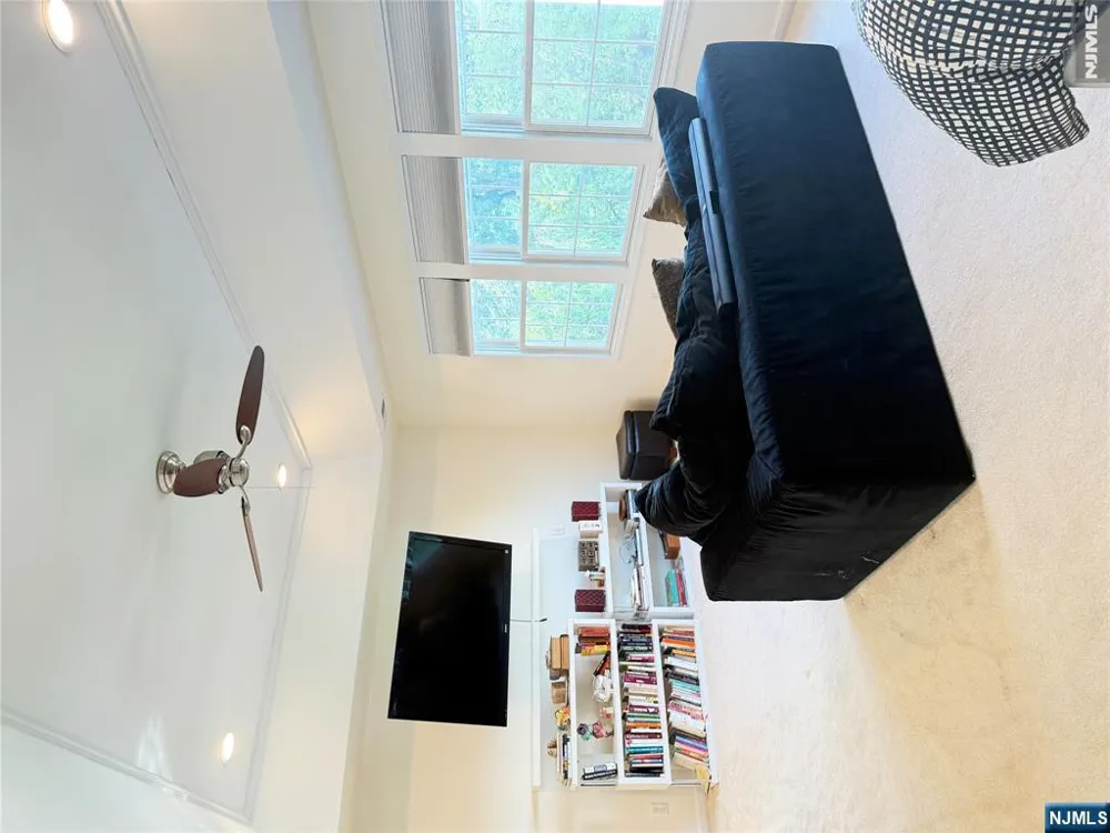 81 Lafayette Circle Totowa, NJ 07512
