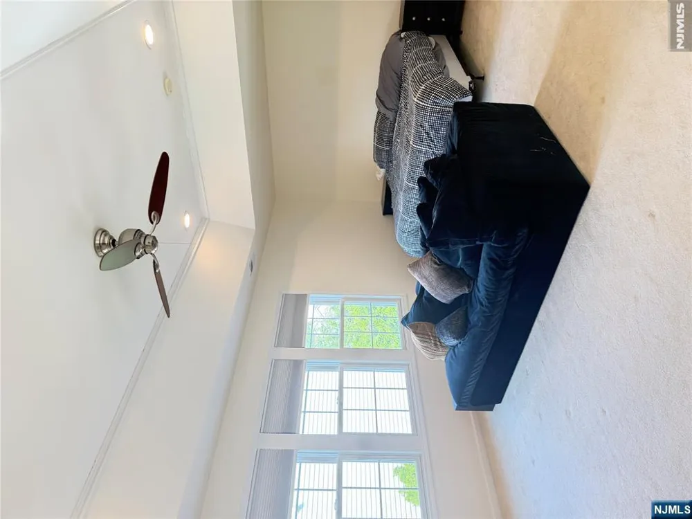 81 Lafayette Circle Totowa, NJ 07512