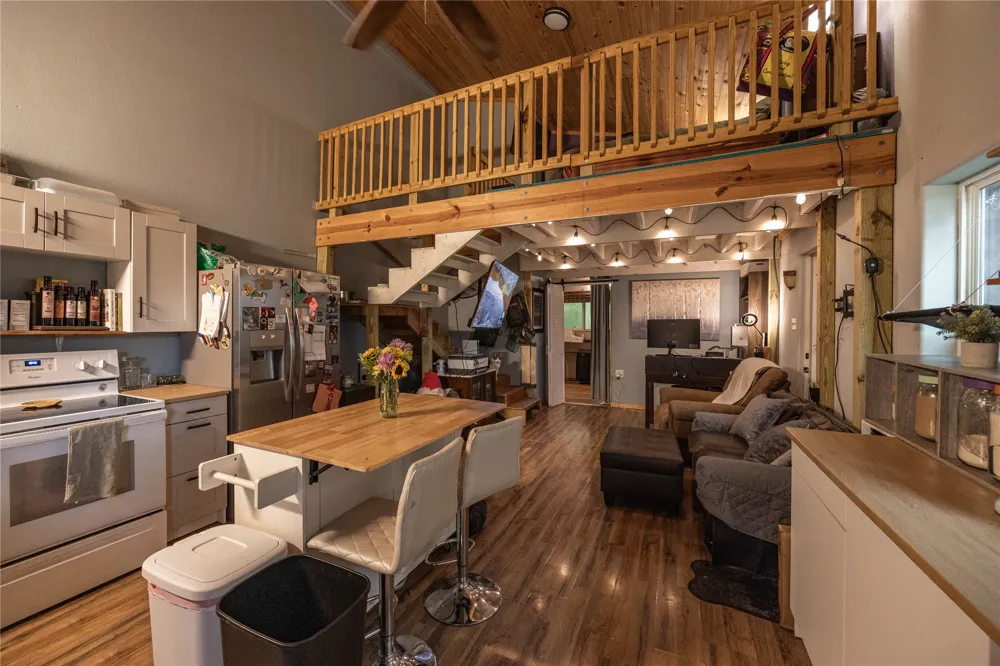 2525 S Rainbow Ranch Road Wimberley, TX 78676