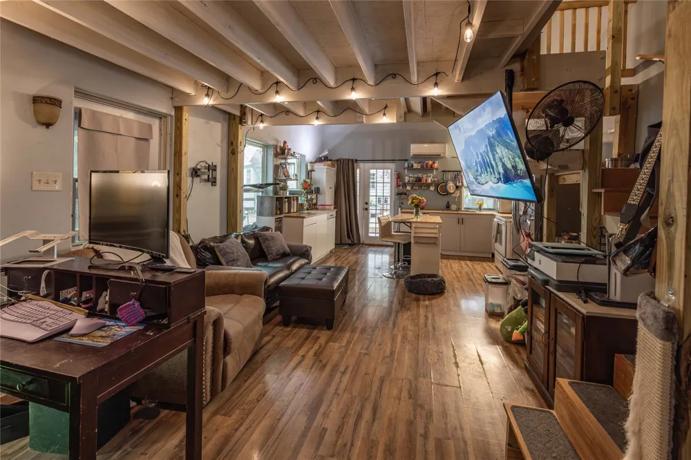 2525 S Rainbow Ranch Road Wimberley, TX 78676