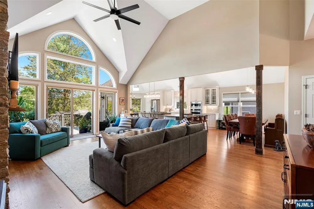 14 Wentworth Court Hamburg, NJ 07419