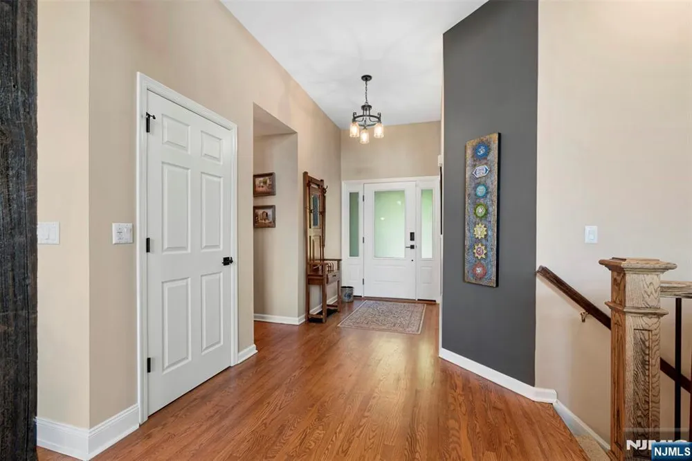 14 Wentworth Court Hamburg, NJ 07419