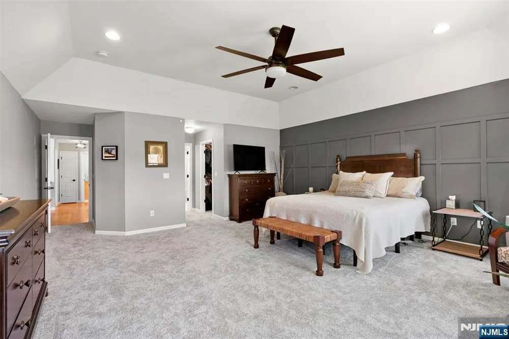 14 Wentworth Court Hamburg, NJ 07419