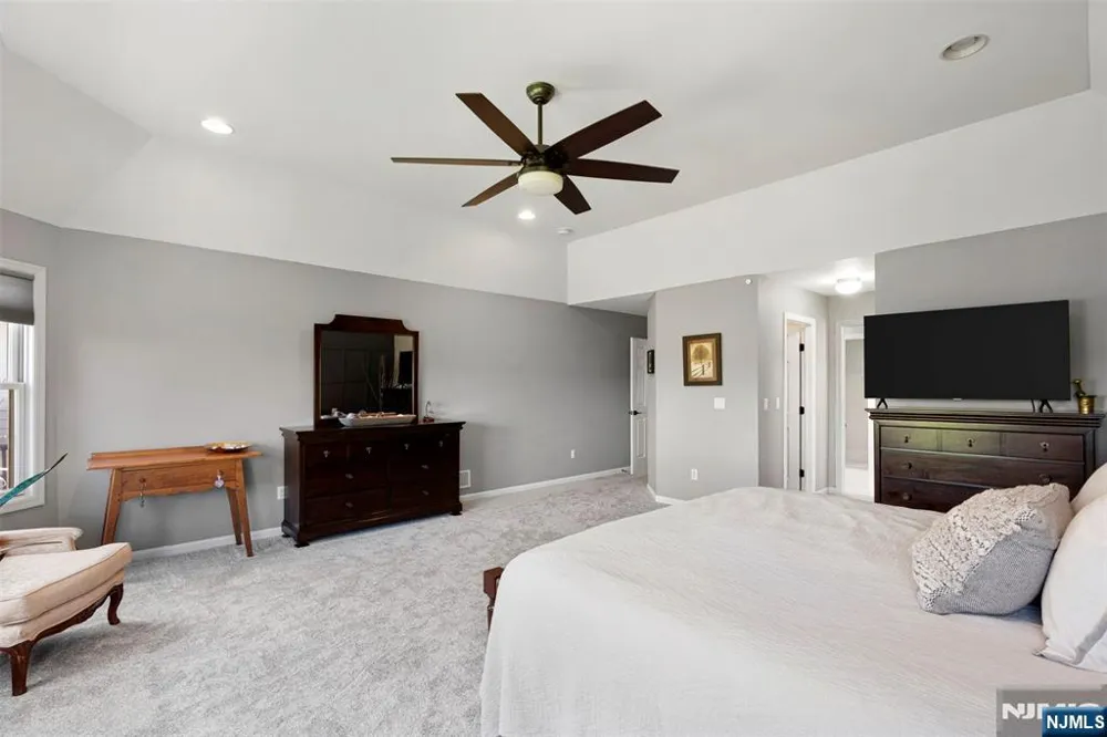 14 Wentworth Court Hamburg, NJ 07419