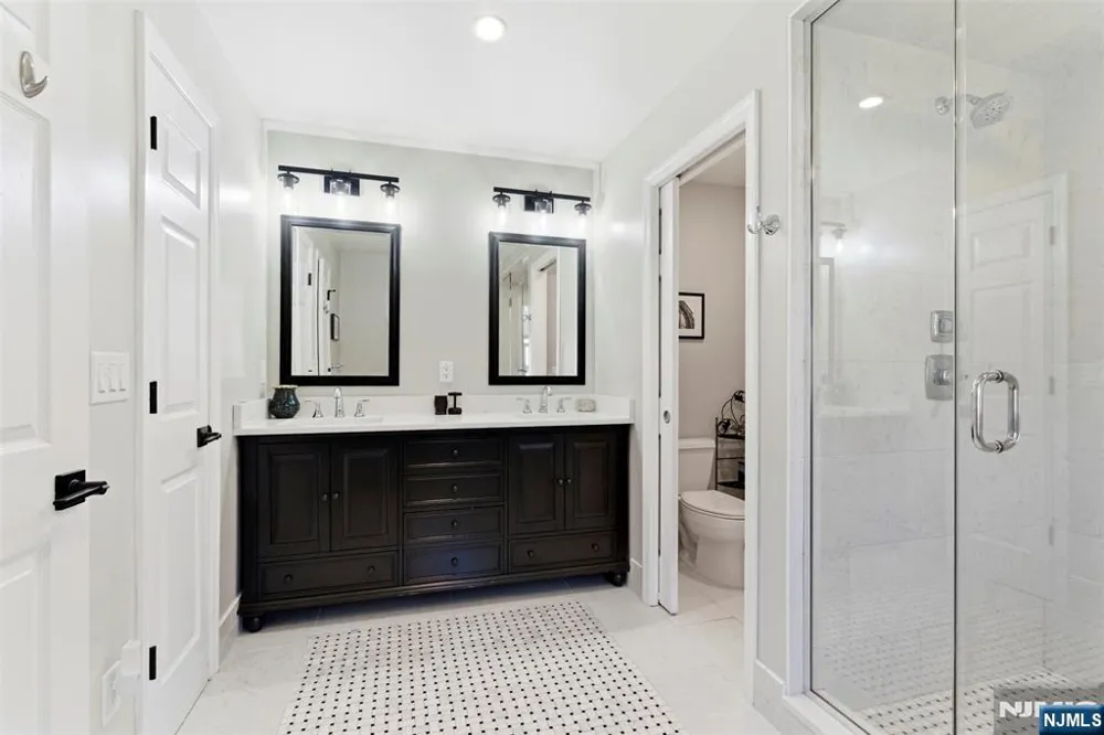 14 Wentworth Court Hamburg, NJ 07419
